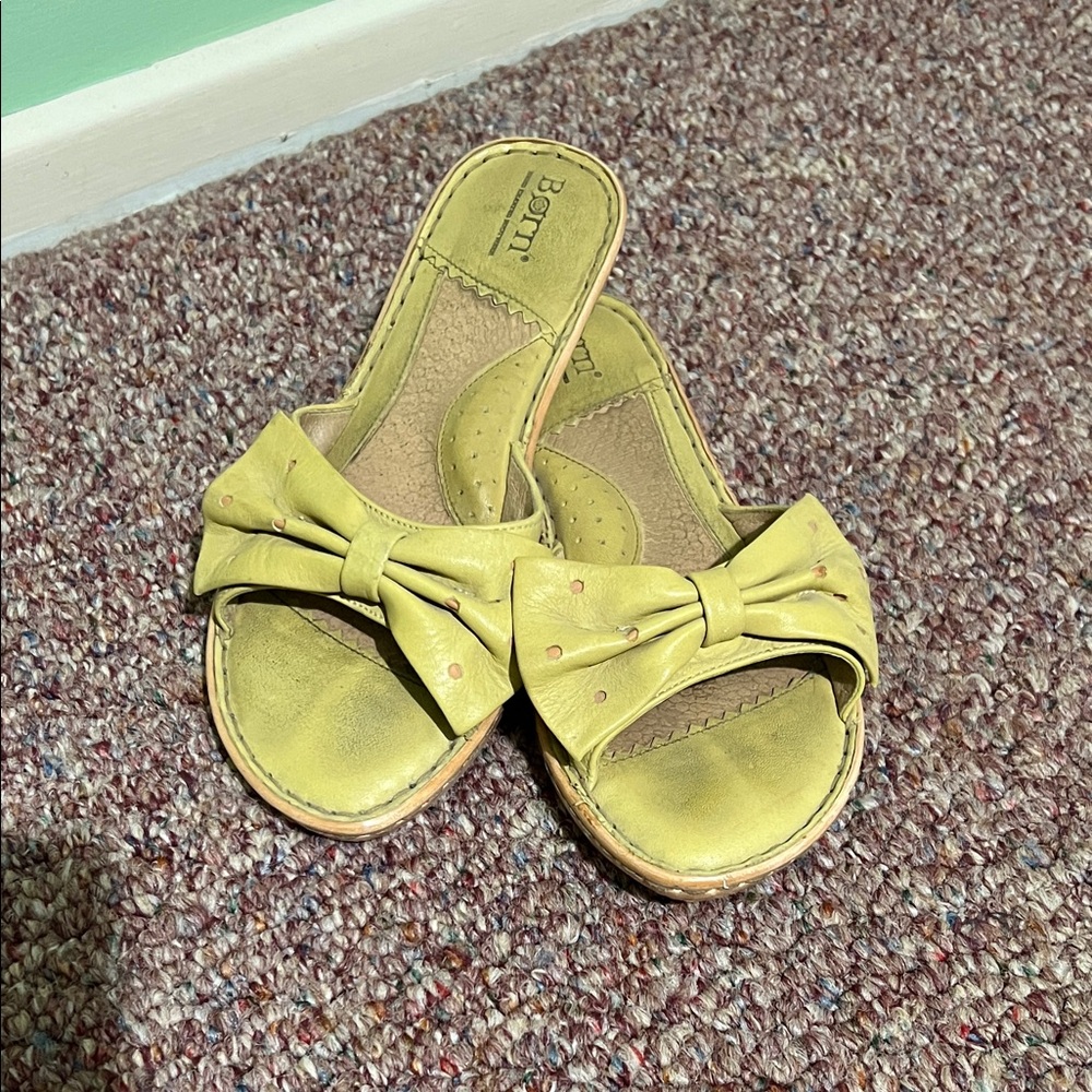Funky Women's Yellow/Green Bow Sandals